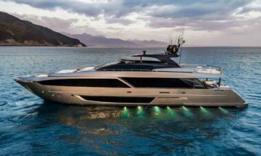 RIVA 110-FT. DOLCEVITA