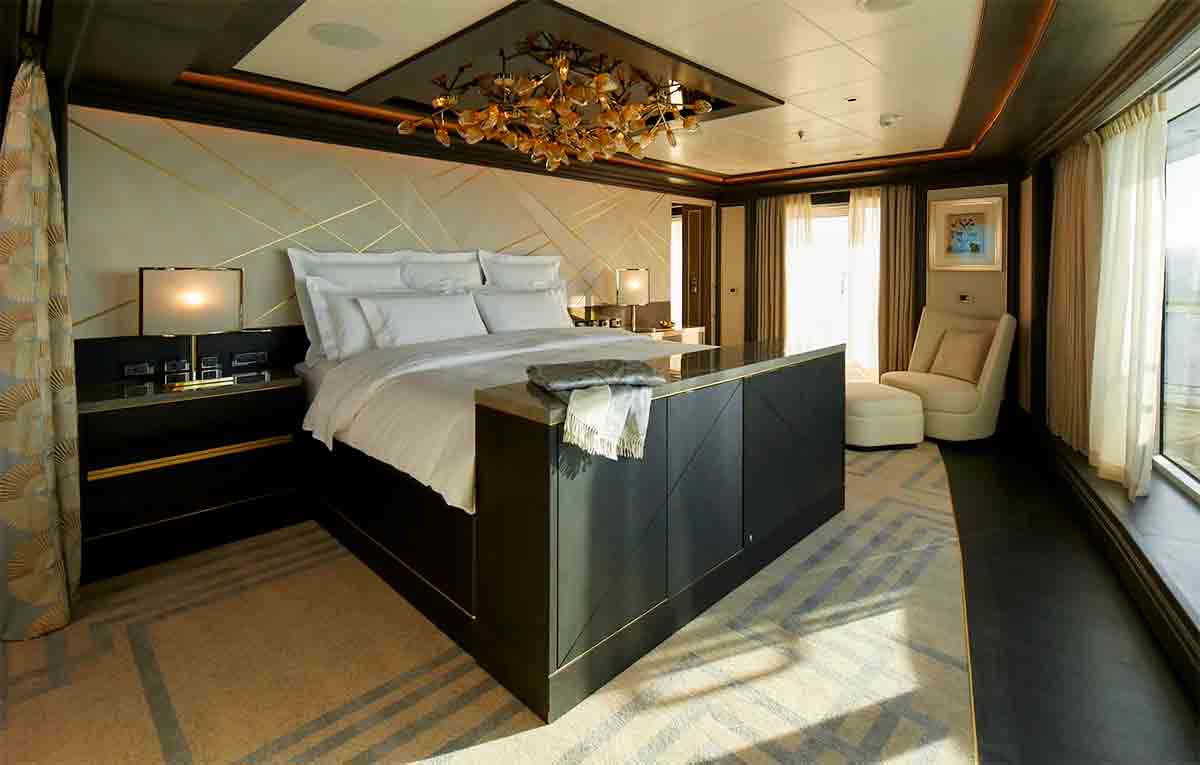 De grootste hut van het schip heeft 400 m2 en een privé-spa. Foto's: Persbericht