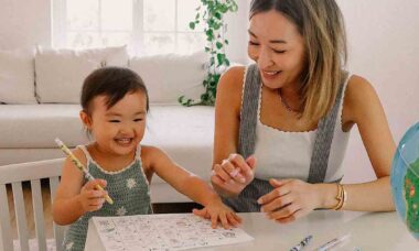 Angela Kim: conheça a influenciadora que se tornou referência internacional falando de maternidade