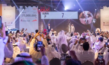 Venda de placa de carro de $15 milhões, quebra recorde mundial em Dubai. Foto: Divulgação