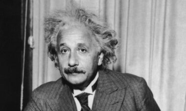 Carta rara de Albert Einstein escrita em 1950 está em disputa e pode chegar a R$ 600 mil