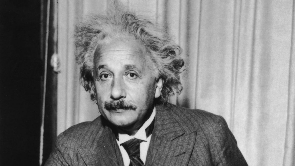 Carta rara de Albert Einstein escrita em 1950 está em disputa e pode chegar a R$ 600 mil