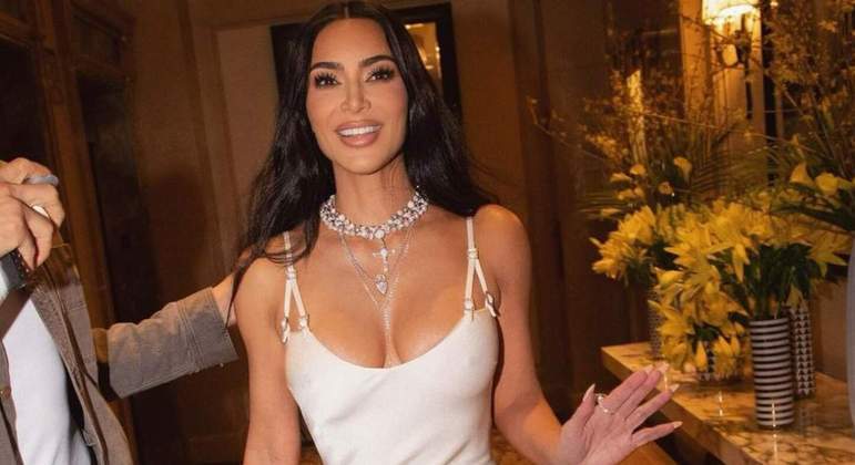 Kim Kardashian usa bolsa Birkin avaliada em R$ 1.4 milhão