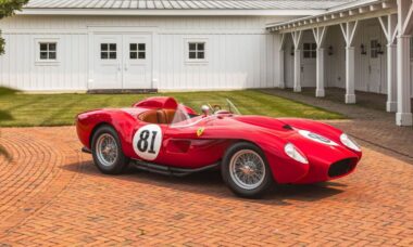 Ferrari 250 Testa Rossa 1958 pode arrecadar até US$ 38 milhões em leilão