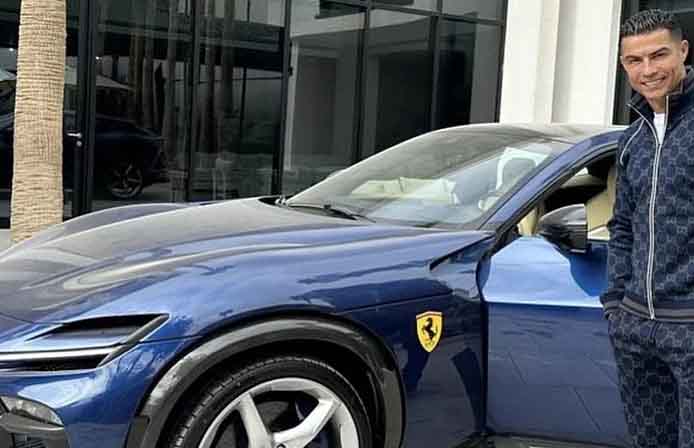 Cristiano Ronaldo compra uma Ferrari avaliada em US$ 400 mil