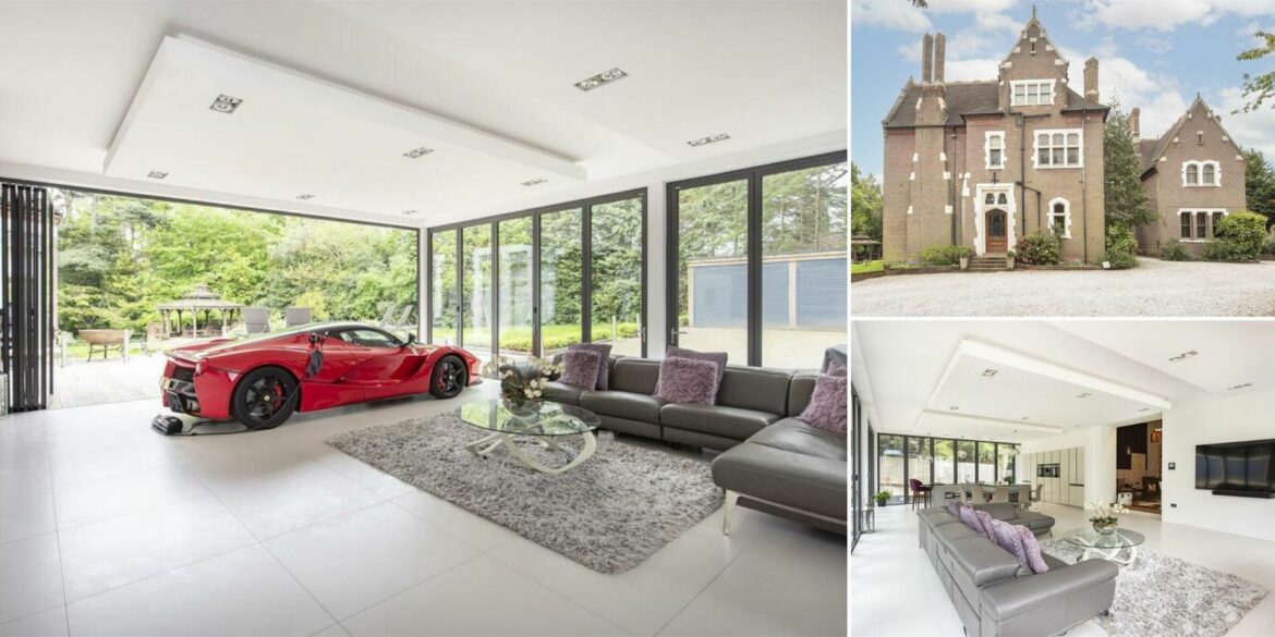 Egy luxusotthon tulajdonosa 4,2 millió dolláros Ferrariját a nappalijában parkolja