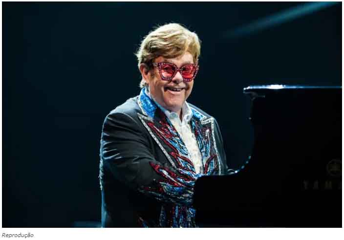 Il pianoforte a coda di Sir Elton John è stato venduto all'asta per oltre R$1.2 milione