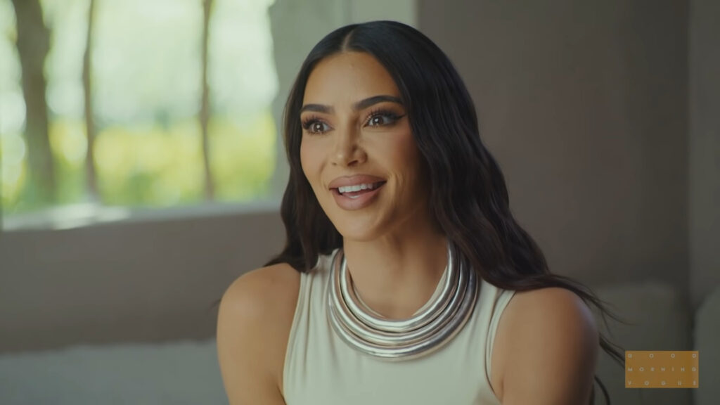 Kim Kardashian vende bolsa suja por R$ 345 mil 