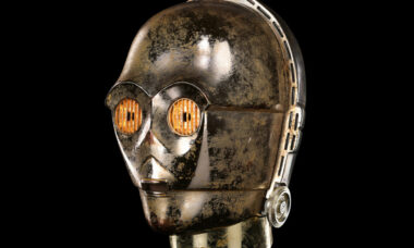 O ator de Star Wars que interpretou C-3PO fez uma fortuna ao leiloar a cabeça do Droid por R$ 850.000