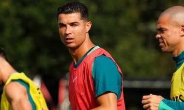 Cristiano Ronaldo faz história e atinge 18 milhões de inscritos em seu canal no YouTube