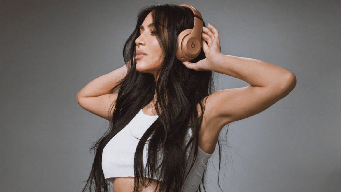 Kim Kardashian et Beats lancent des écouteurs à 450 USD