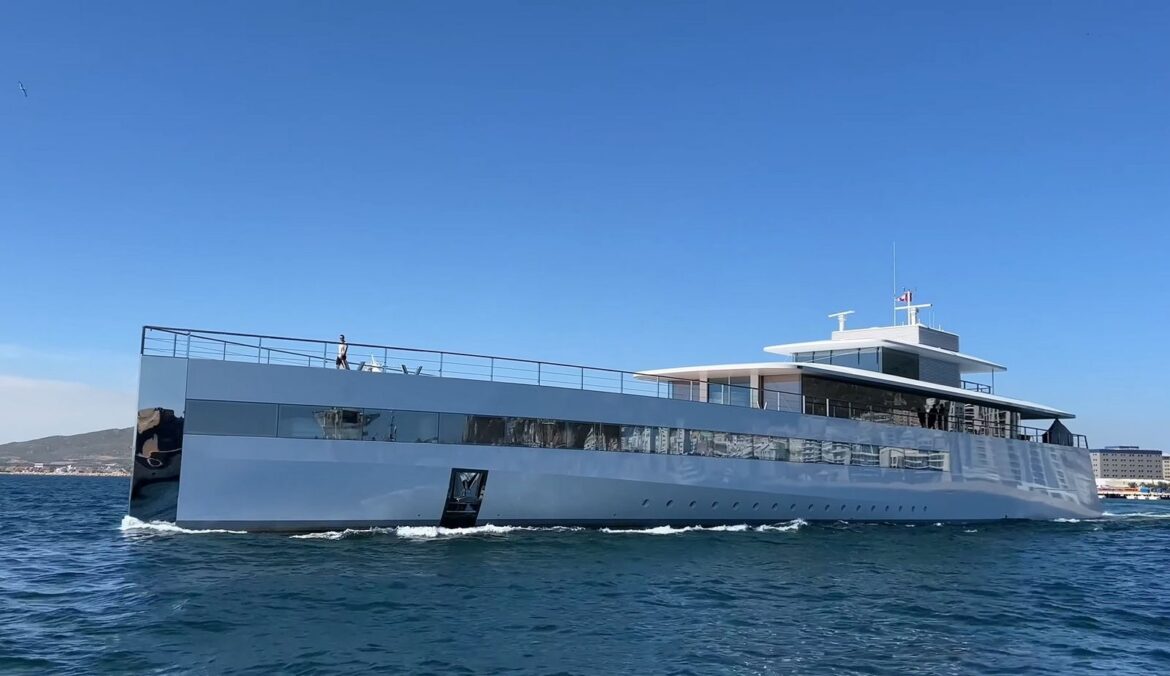 Superyacht Venus, che apparteneva a Steve Jobs, si scontra con Lady Moura del miliardario messicano, valutato a 1,3 miliardi di R$