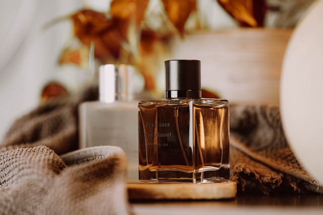 3 perfumes femininos e masculinos para usar no calor