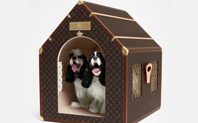 Louis Vuitton lancia una collezione per cani, incluso un canile da 60.000 dollari