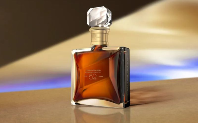 Johnnie Walker lança uma edição limitadíssima de Blended Scotch com 52 anos 