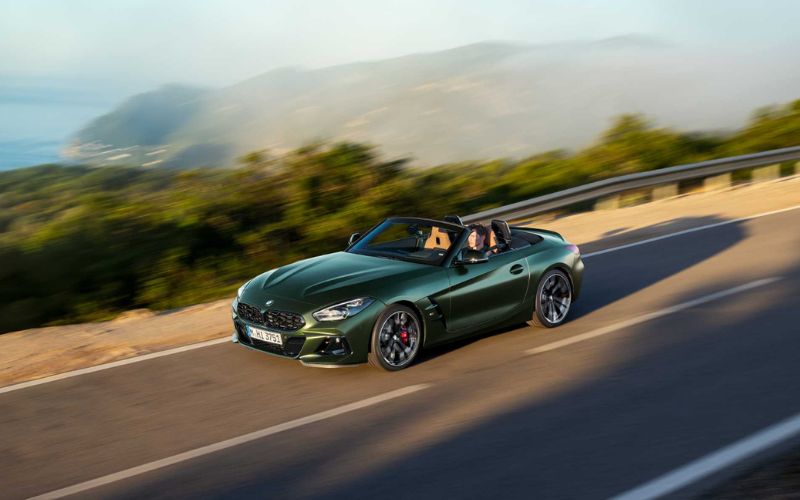 Este BMW Z4 2025 combina câmbio manual clássico com desempenho de última geração