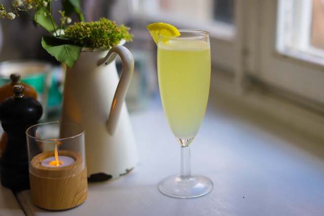 Hoe maak je de French 75-cocktail; die nog beter smaakt met echte champagne