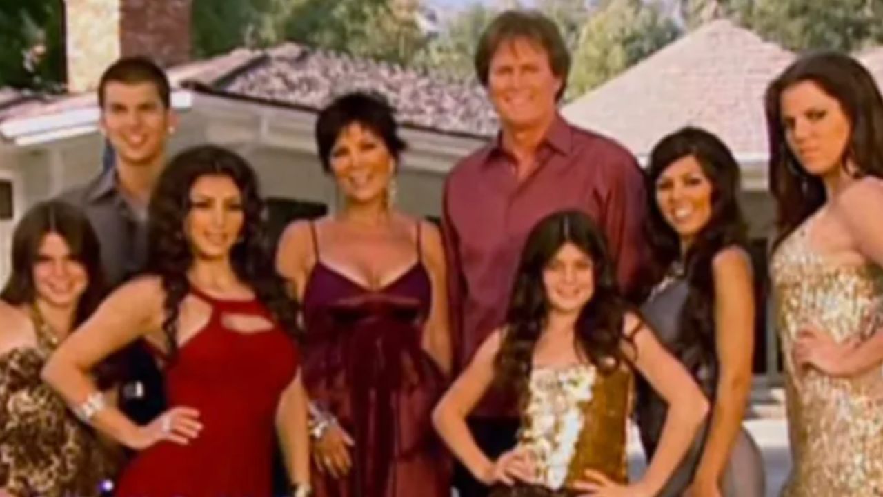 Casa icônica de “Keeping Up With The Kardashians” é colocada à venda por US$ 13,5 milhões
