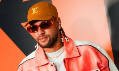 Neymar realiza sonho de infância ao comprar réplica exclusiva do Batmóvel – e o valor impressiona