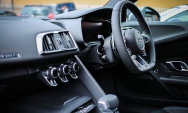 4 marcas de carros de luxo que a classe média não pode mais comprar