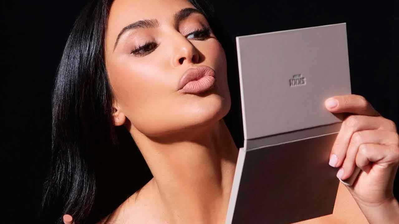 Kim Kardashian admite gastar US$ 1 milhão por ano em cabelo e maquiagem. Reprodução/Instagram