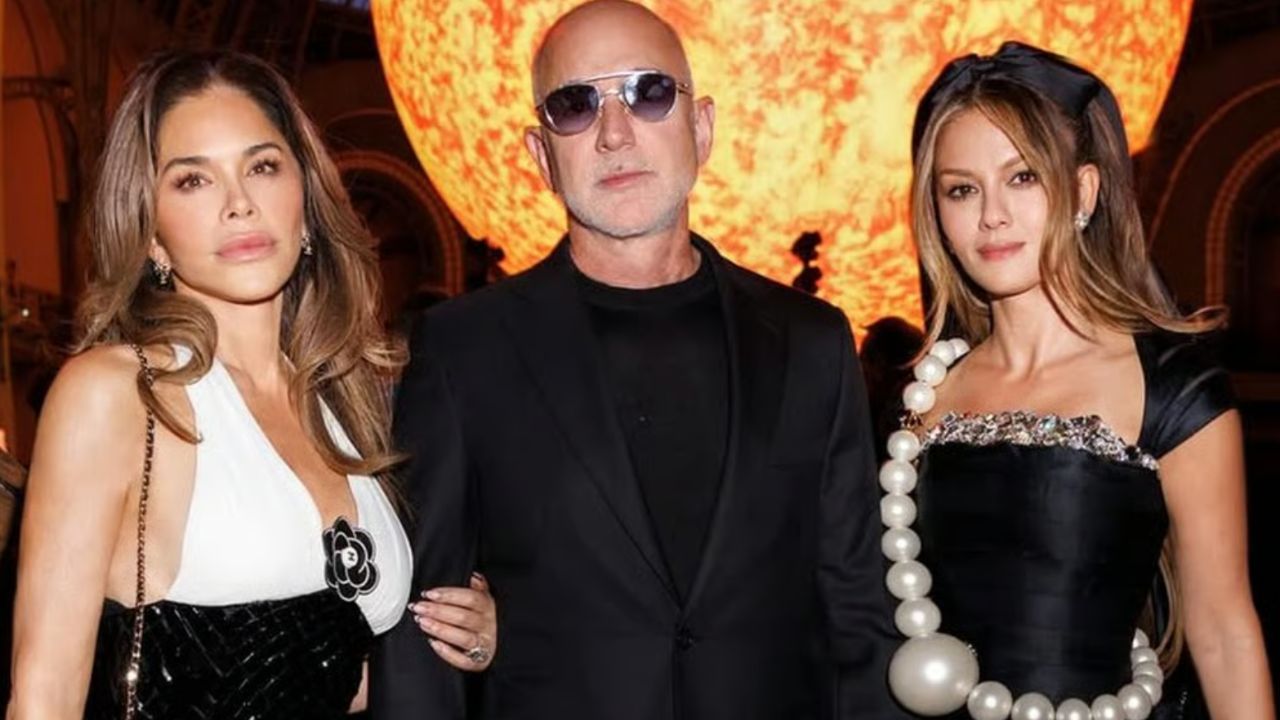 Jeff Bezos y Lauren Sánchez deslumbran en París mientras su yate de 500 millones de dólares recibe mantenimiento