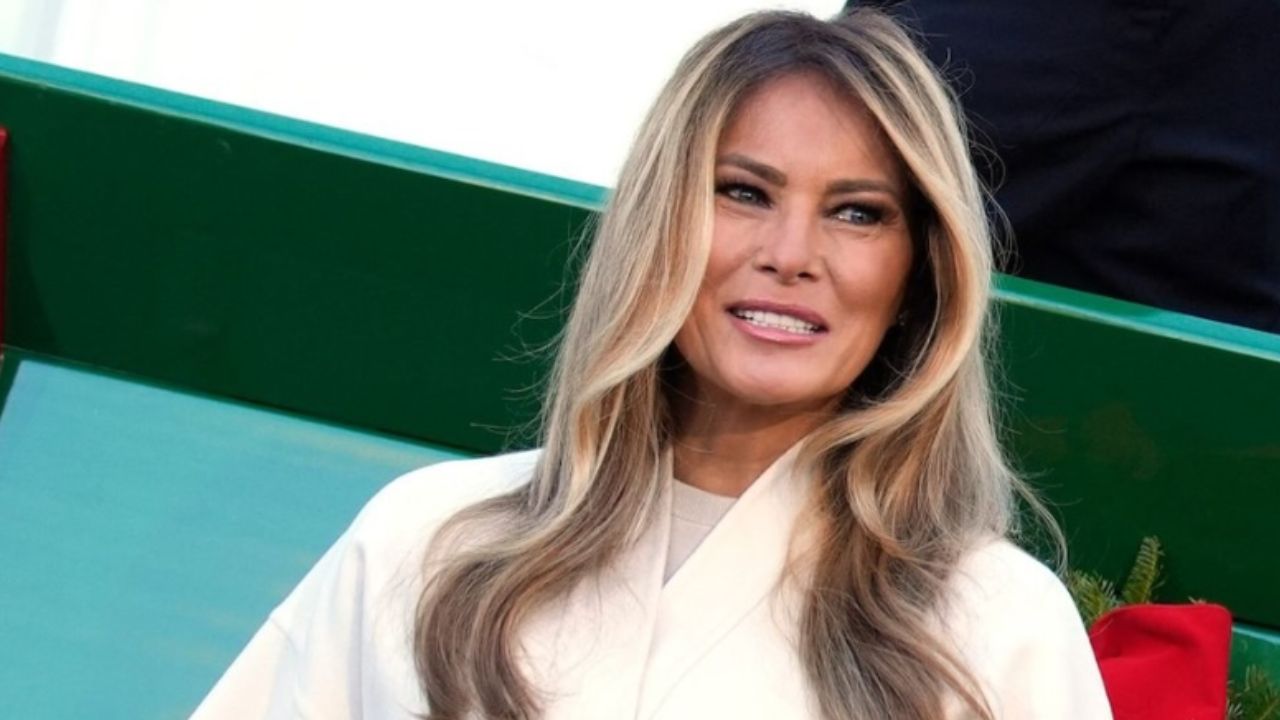 Melania Trump recebe a árvore de Natal oficial da Casa Branca
