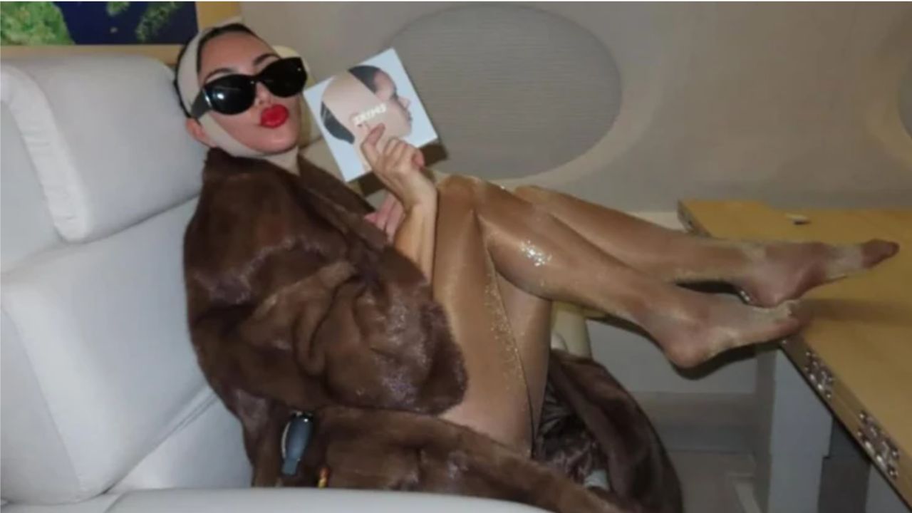 Dentro il jet privato da 150 milioni di dollari di Kim Kardashian