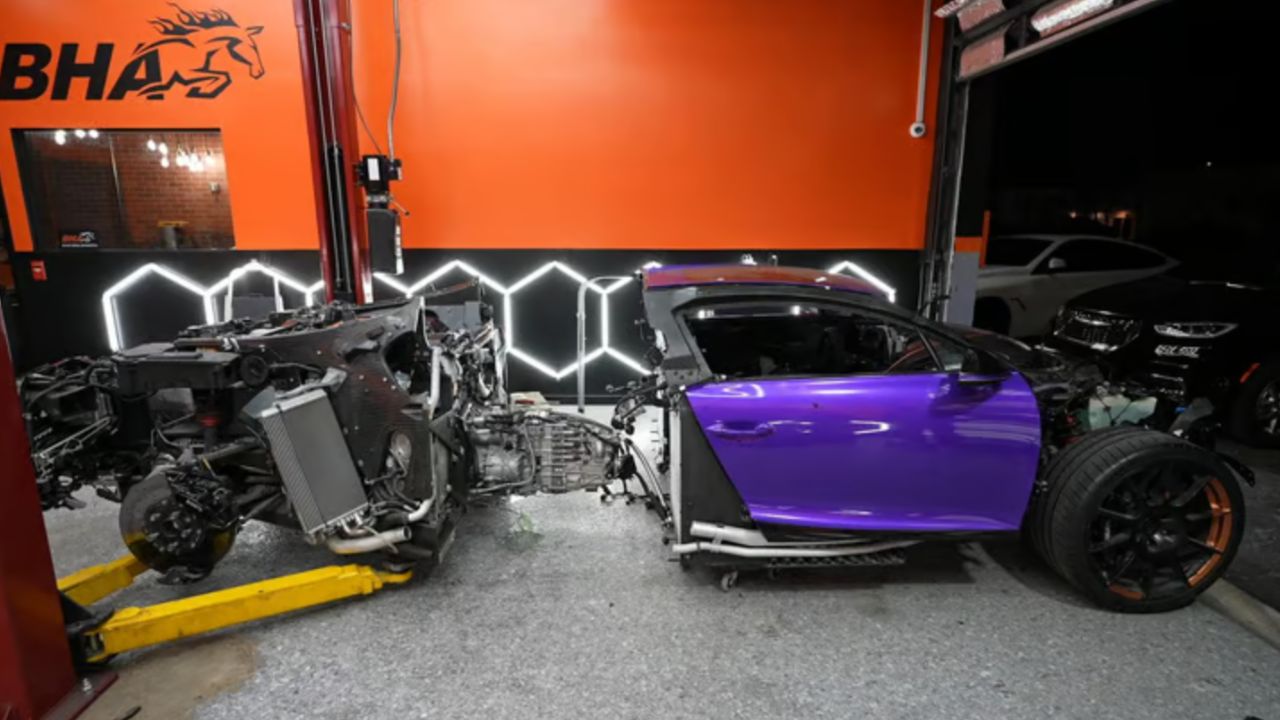 YouTuber monterar isär en Bugatti Chiron för 4 miljoner dollar med en improviserad lösning — och utmanar själva märket
