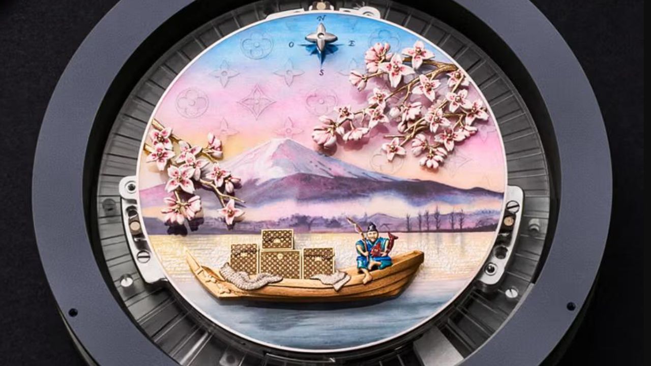 Louis Vuitton revela relógio de bolso inspirado no Monte Fuji com cena mecânica em miniatura