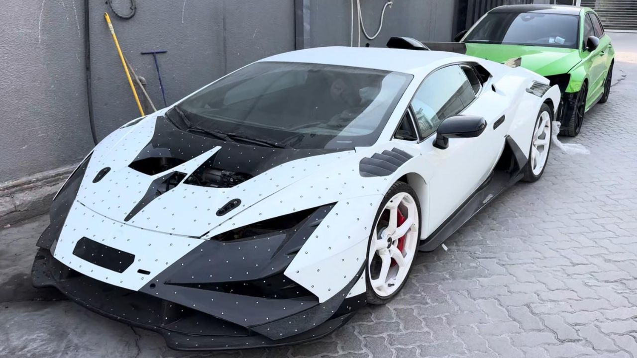 YouTubers encontram coleção milionária de supercarros abandonados em Dubai — cena impressiona