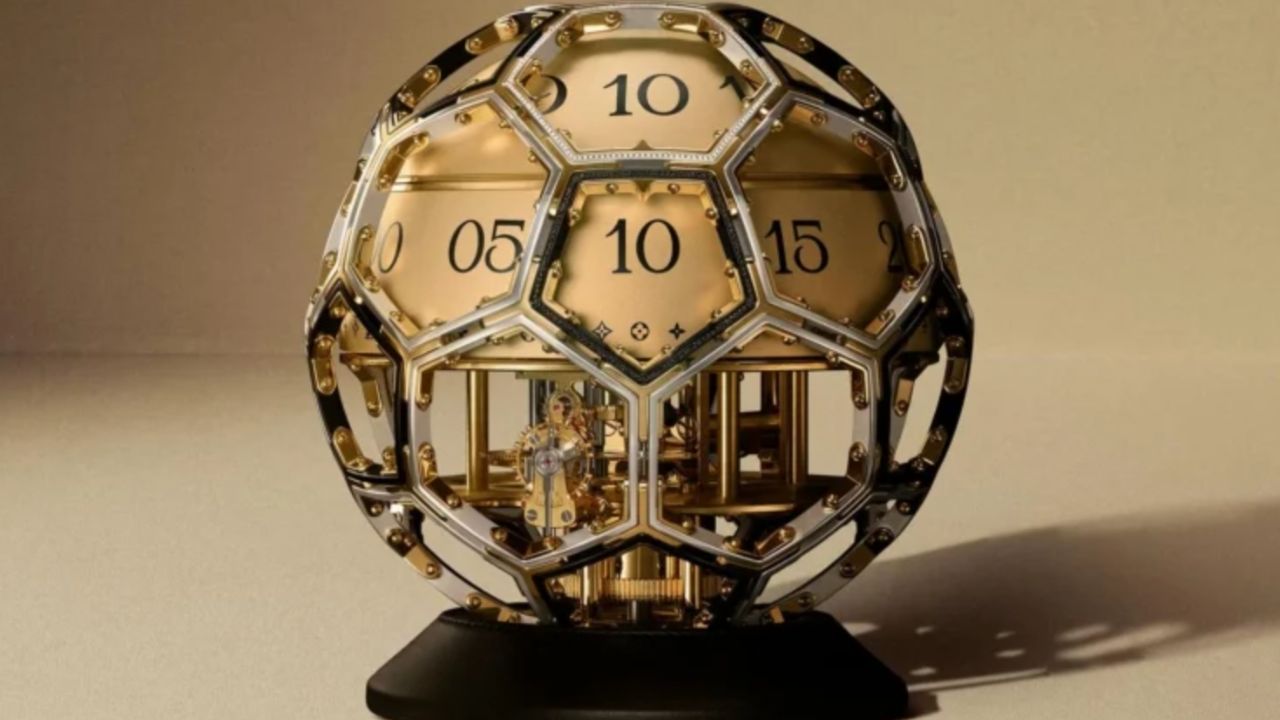 Louis Vuitton transforma bola de futebol em relógio milionário com diamantes e causa beneficente