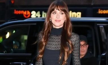 Dakota Johnson lucra US$ 2,4 milhões com venda de mansão icônica em Hollywood