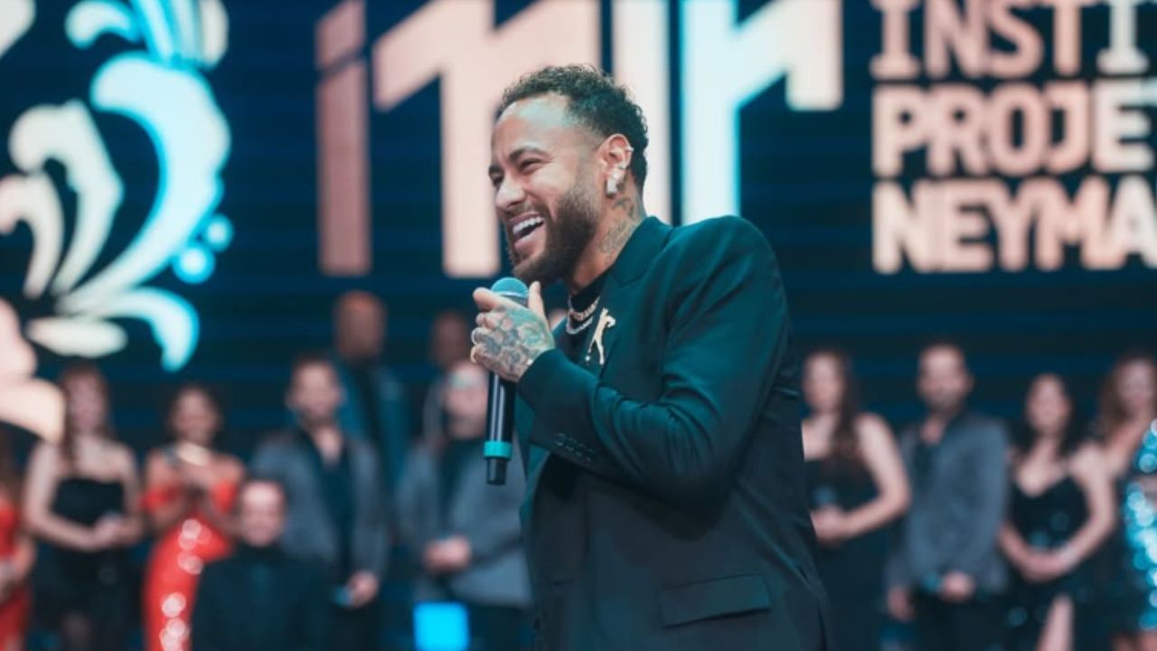 Perfume de Neymar viraliza após aparecer no vestiário do Santos; descubra o valor
