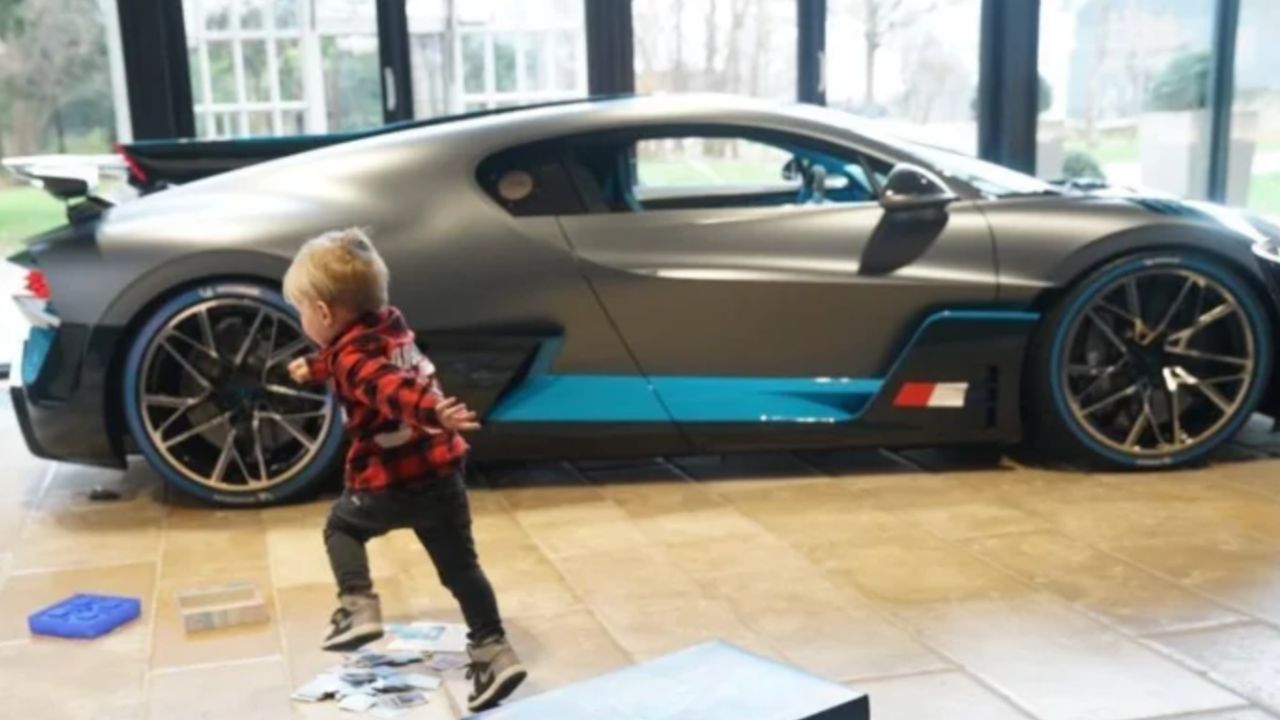 Esqueça o Lego: menino de 10 anos ganha Ferrari de R$ 8,5 milhões de aniversário
